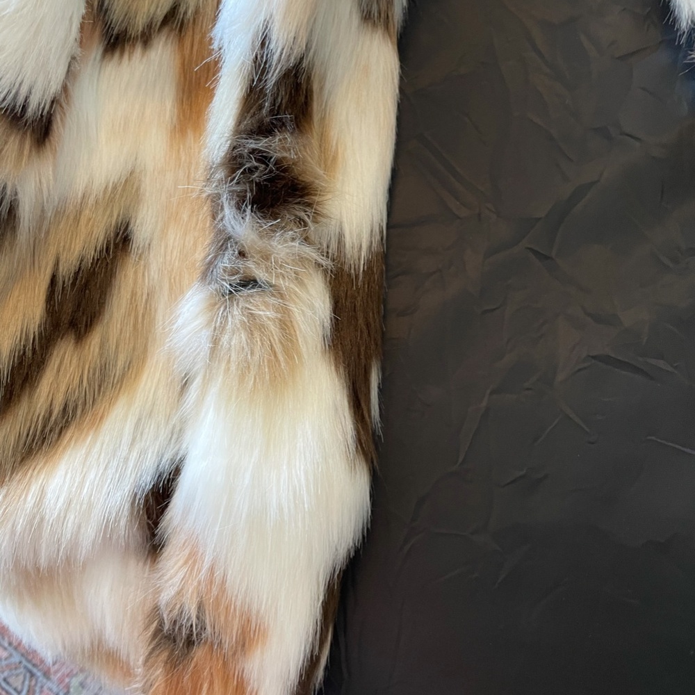 Faux fur jacket - Picture 3 of 6